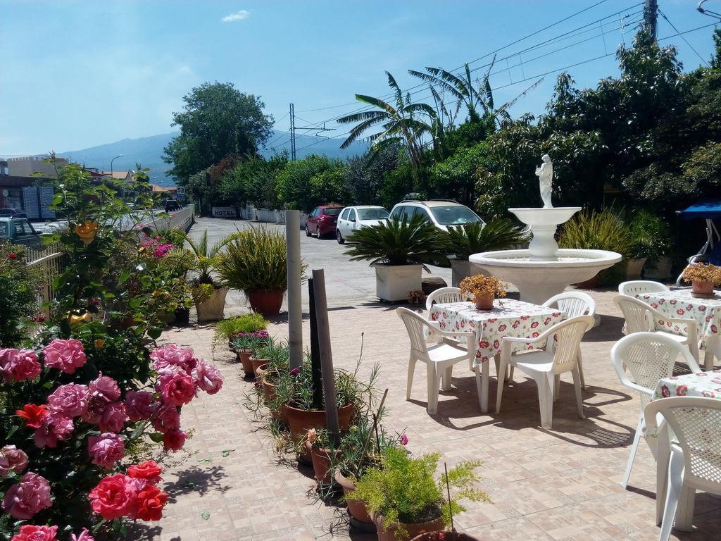 Hotel Eliseo Giardini Naxos Eksteriør billede