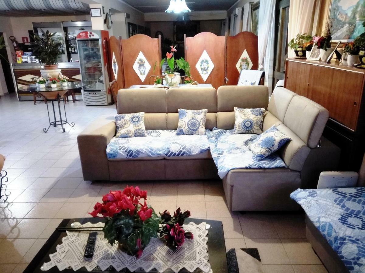 Hotel Eliseo Giardini Naxos Eksteriør billede
