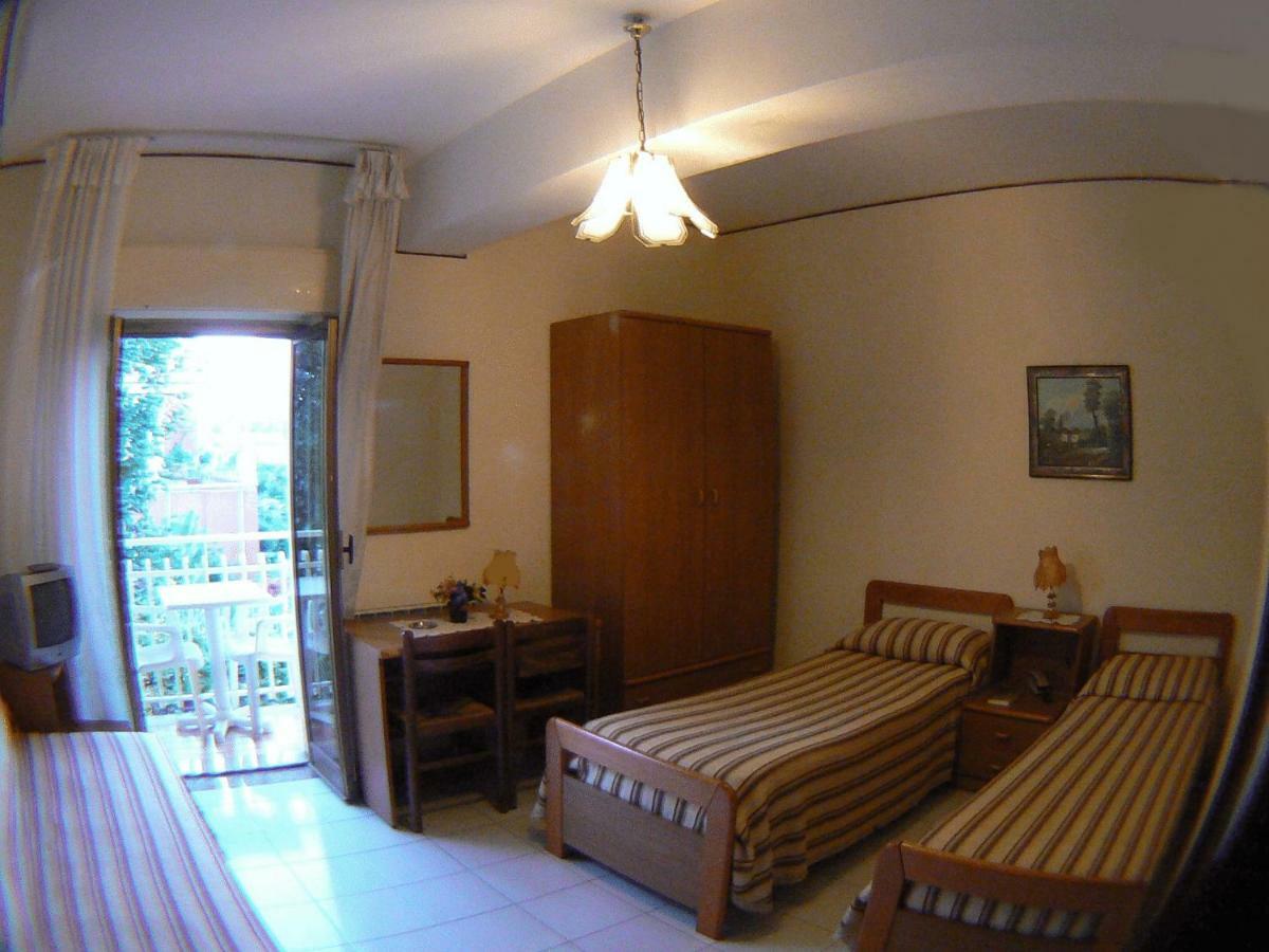 Hotel Eliseo Giardini Naxos Eksteriør billede
