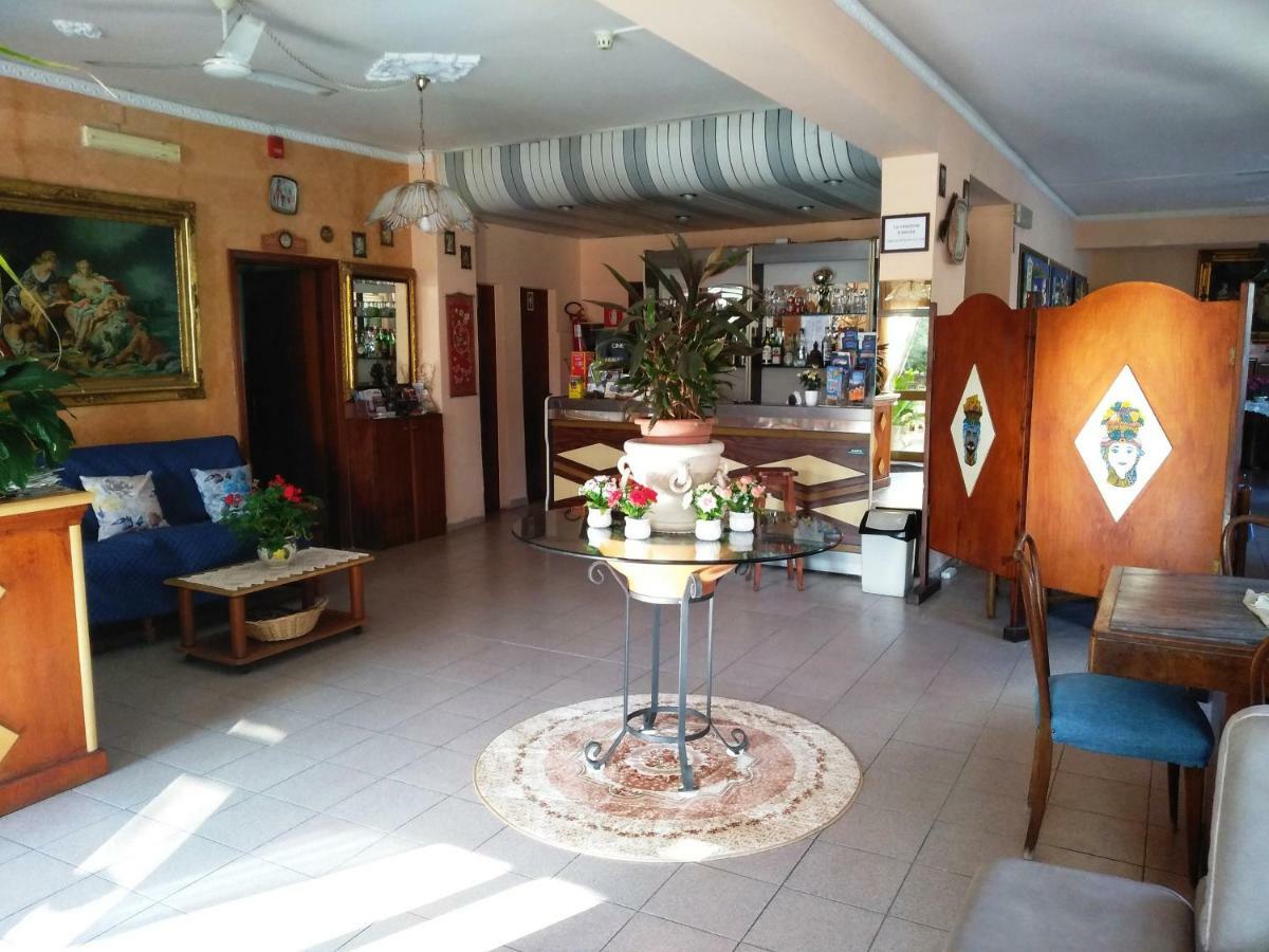 Hotel Eliseo Giardini Naxos Eksteriør billede